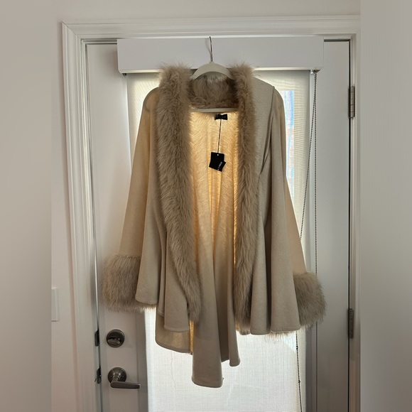 Roberto Della Croce Jackets & Blazers - Luxury Fox Fur Long Cape/Poncho